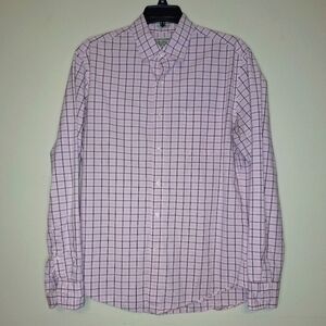 A J. Crew Classic long sleeve button-down shirt in a mens size medium